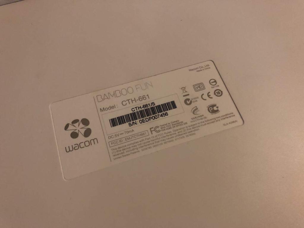 Wacom Pen Tablet M Size Photoshop Elements Painter Essentials Included BambooFun & CTH-661/S0