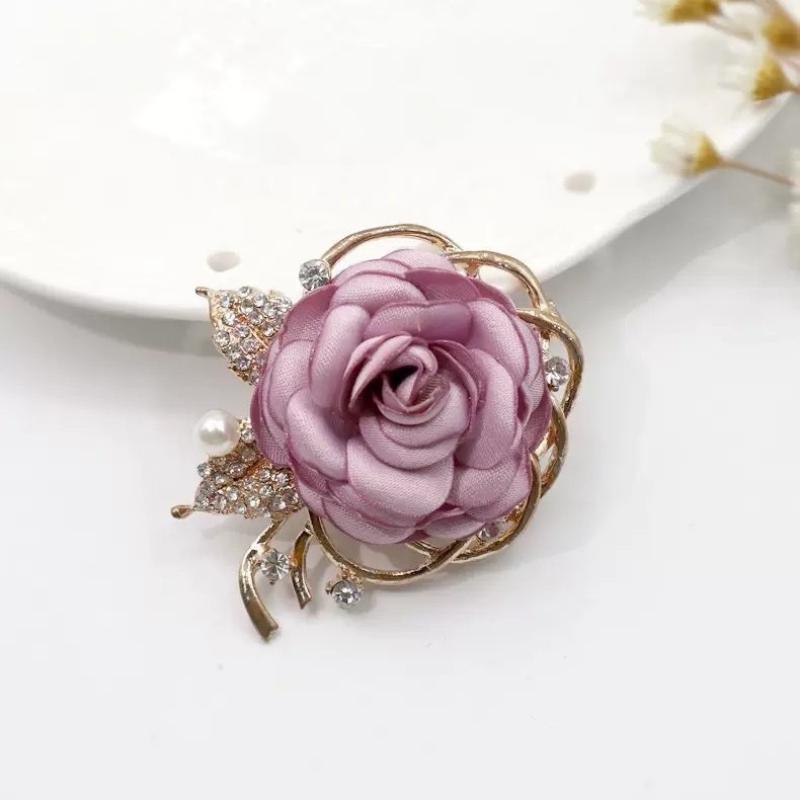 1Pcs High-End Fashion Pearl Women's Jewelry Accessories Retro Fabric Rose Flower Brooch Pin Clothing Flower Brooch