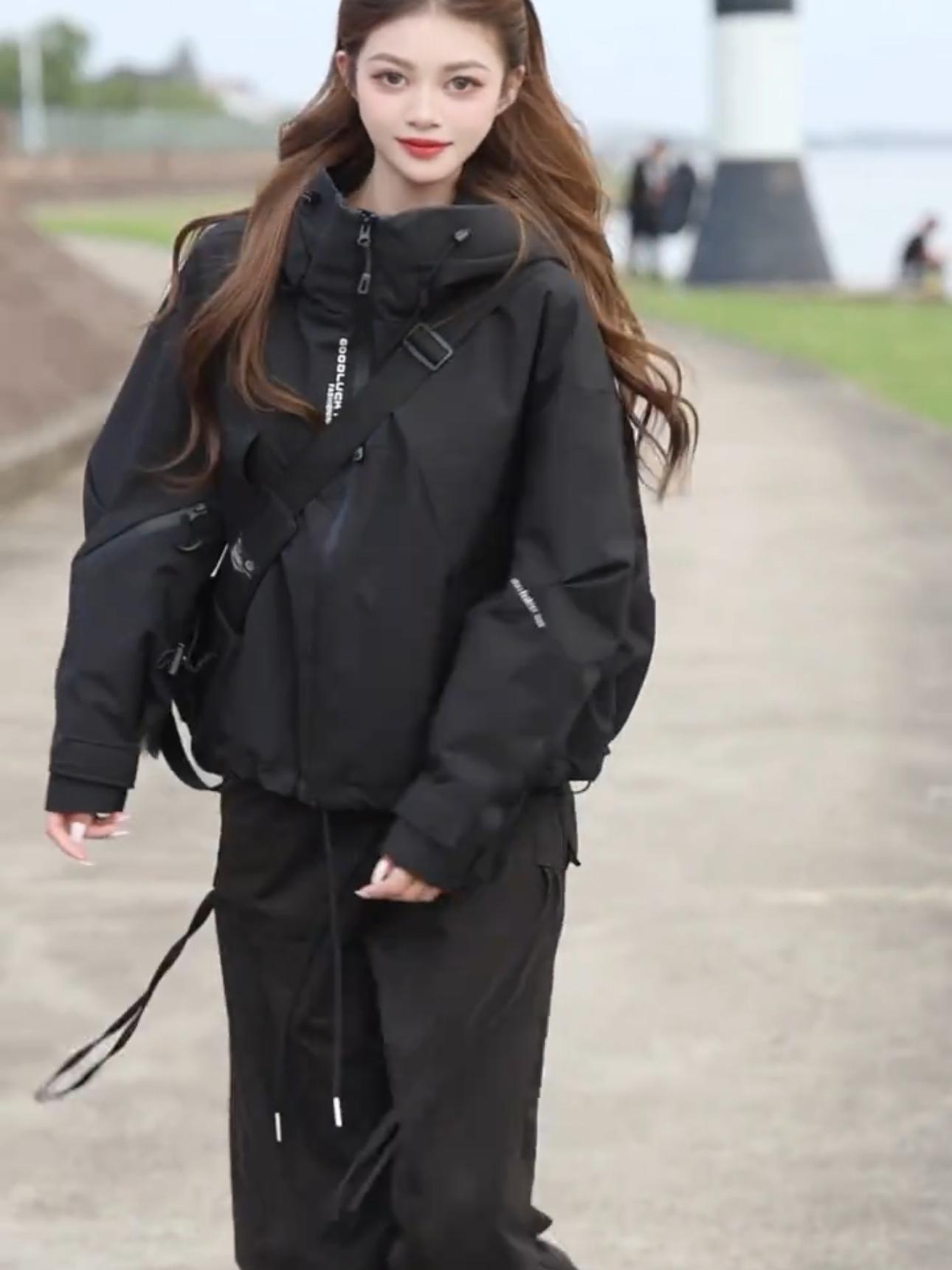 

Short hooded padded thickened jacket women s 2025 winter fashion loose high-end casual cotton-padded clothes XL