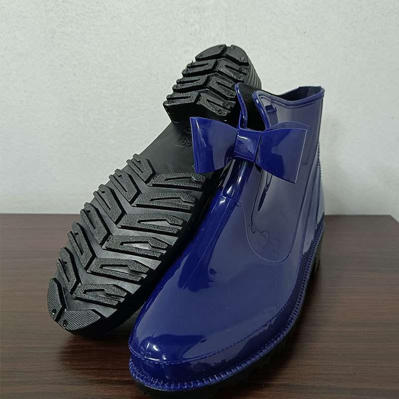 

Нове дощове взуття жіноче корейська версія модний тренд короткі гумові чоботи водонепроникні нековзні зносостійкі високоякісні кухонні для миття автомобілів 43