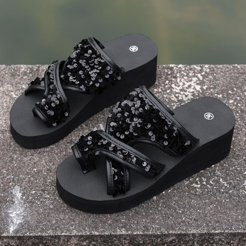 2025 Sommer neue europäische und amerikanische Übergröße Mode Keilabsatz Zehenbedeckt coole Slipper rutschfest verschleißfest weiche Sohle Strandslipper Frauen