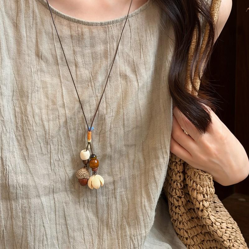 High-End Women's Retro Oval Geometric Resin Necklace
