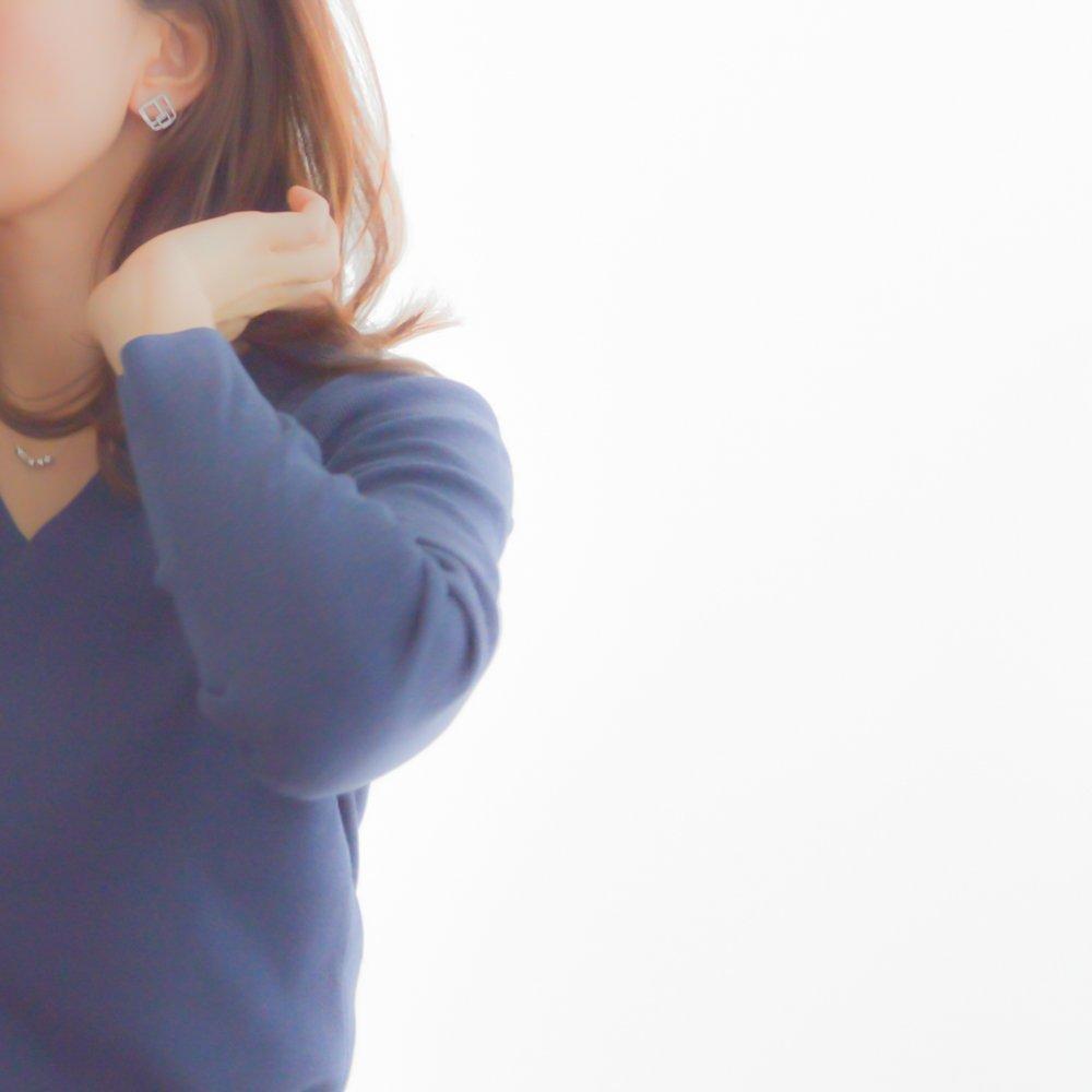 [Naot Jewelry] Square Motif Pierce Stud Earrings Silver np010