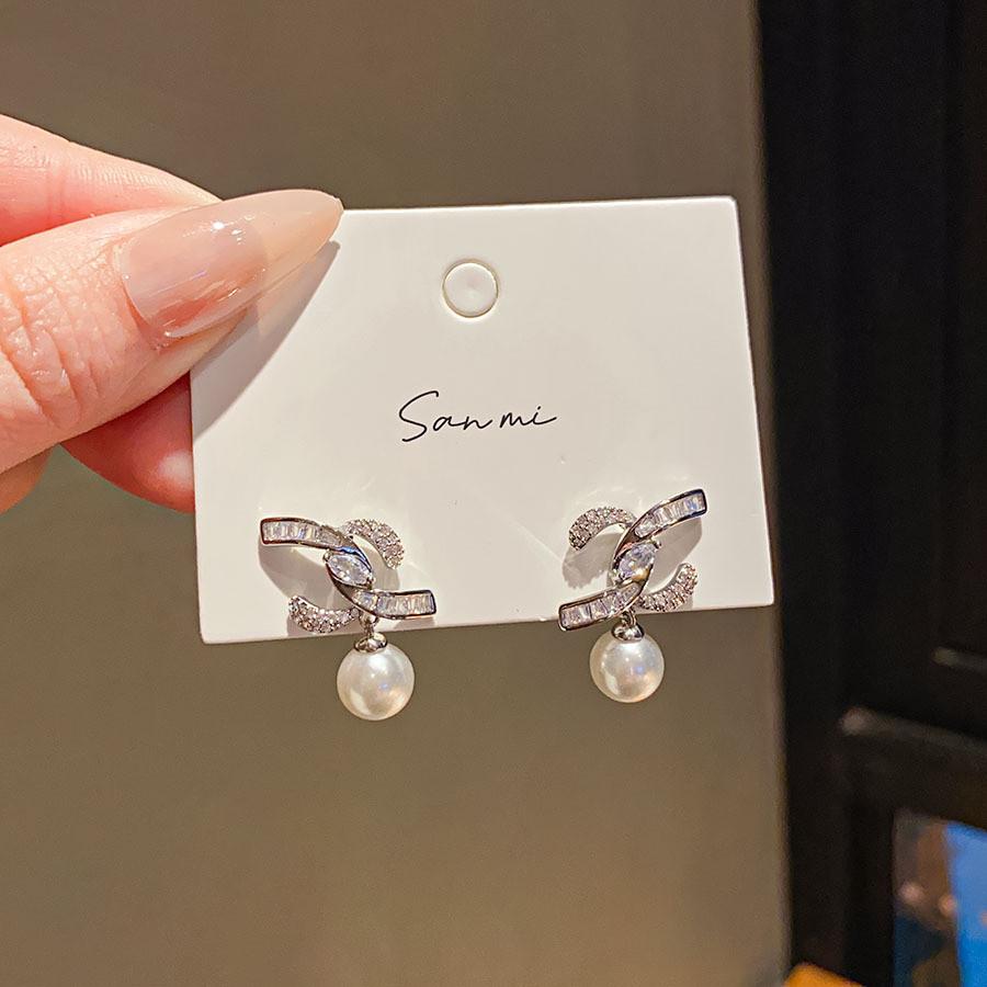 Geometric Zircon Pearl Stud Earrings With Silver Needle Finish For Women