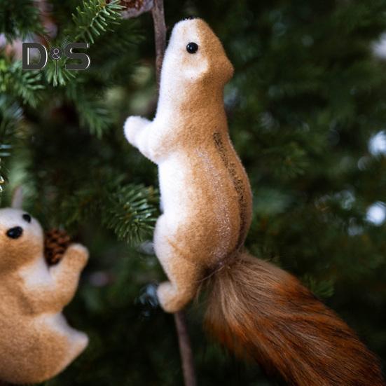 Simulated Squirrel Figurine Cute Miniature Squirrel Statue Christmas Foam Squirrel Decoration Desktop Ornament for Holiday Home Decor