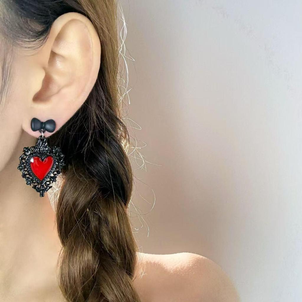 Dark Retro Red Drip Heart Earrings - Women's Fashionable Black Ear Cuffs: Sweet & Cool Style