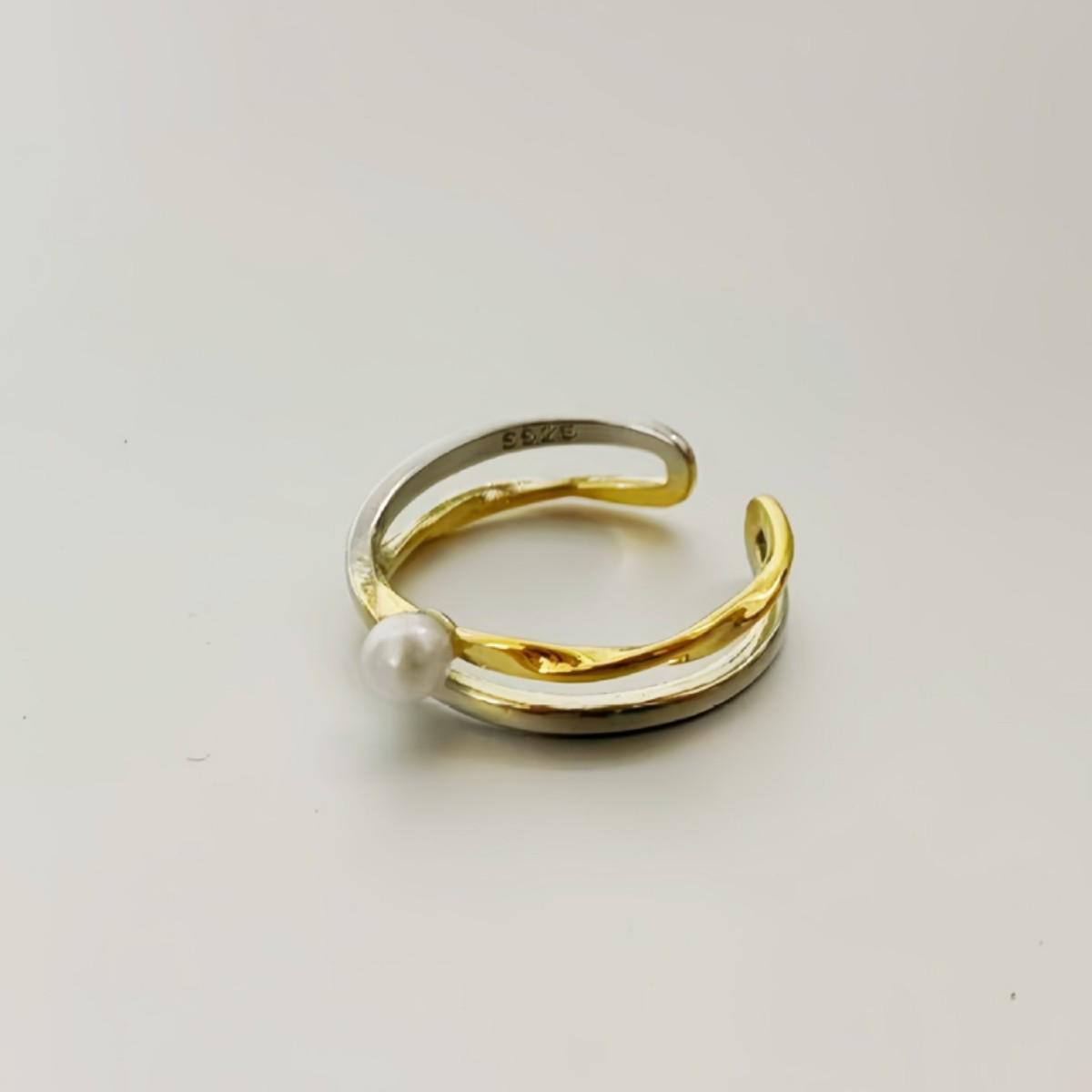 Gold and Silver Intersecting Lines Hollow-Out Ring - Trendy, Exquisite, High-End Design for Women