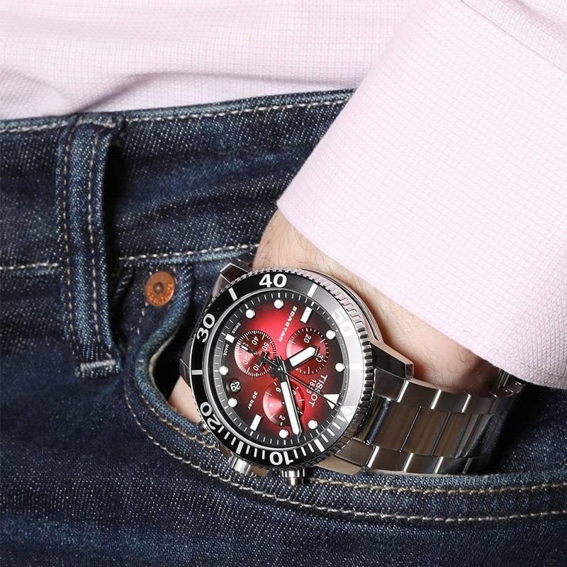 Tissot Collezione Stella Marina Movimento al Quarzo Orologi da Uomo Orologio 45,5 mm Quadrante Rosso Cassa in Acciaio Inossidabile T120.417.11.421.00