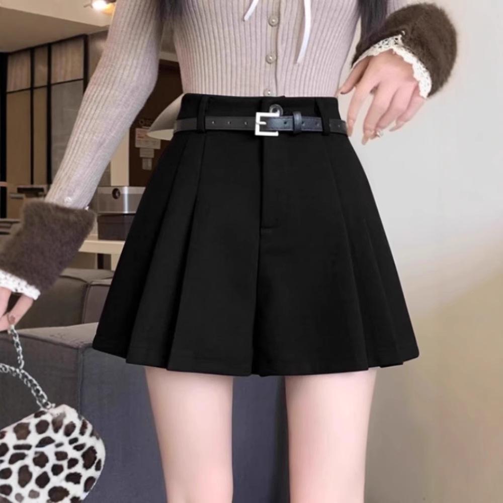 Women's 2024 High-Waist Khaki Woolen Pleated A-Line Shorts for Autumn/Winter