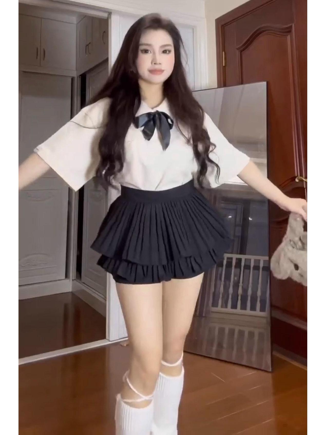

Plus Size European & American High Waist Black Layered Pleated Skirt – Autumn Women s Slimming Fluffy Design 5XL