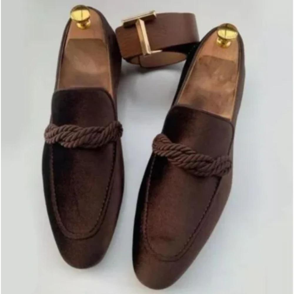 Sapatos Masculinos Primavera Outono Novo Slip on Couro Envernizado Franja Brilhante Mocassins Masculinos Bico Redondo Tamanho 38-48 Sapatos Masculinos Macios de Luxo