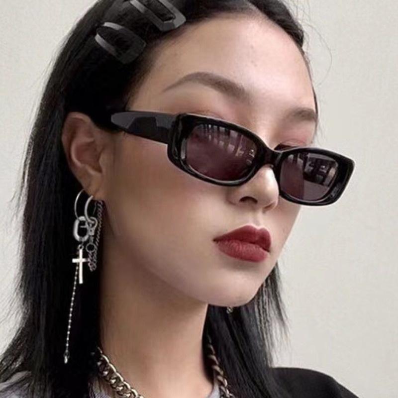 20 pairs of women's retro small frame fashionable glasses suitable for holiday parties gatherings music festival events