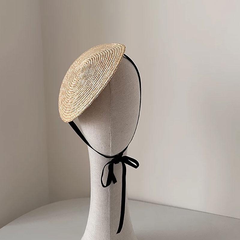 

New One Piece French Elegant Strap Natural Straw Fadora Hat For Woman Summer Vintage Photo Runway Vacation Hat With Black Ribbon