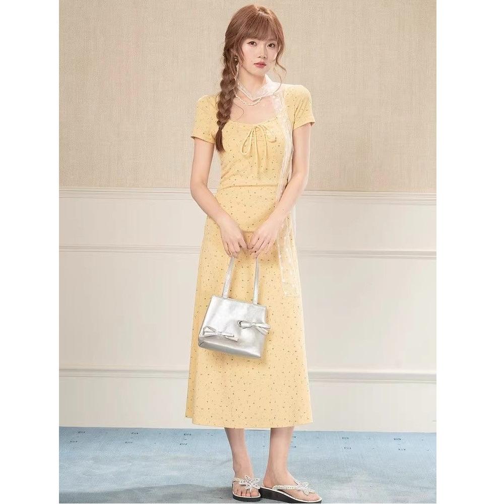 Summer Pure Desire Wind Slim-fitting Floral Sweet Waist and Thin Temperament 2026 Midsummer Dress Square Neck Short-sleeved Skirt