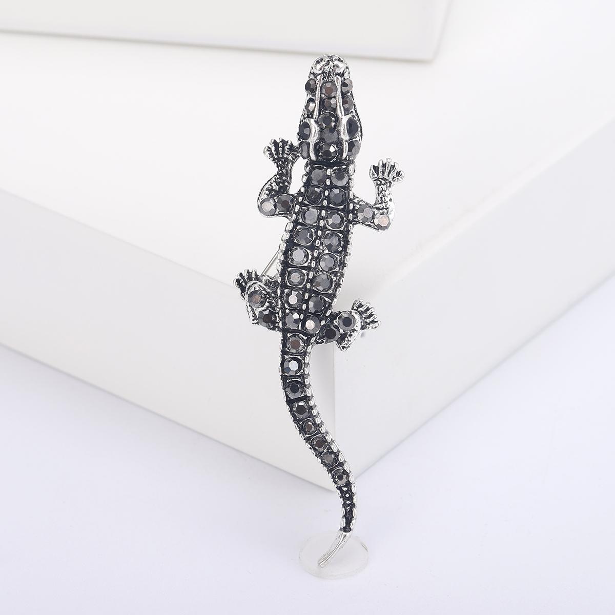

Luxury Rhinestone Crocodile Brooches for Women Aquatic Animal Pins Event Party Gifts New Backpack Decoration Clothes Accessories