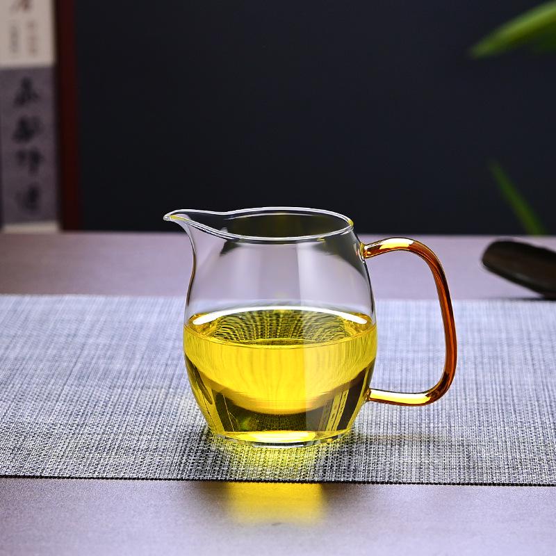 Side-Handle Borosilicate Glass Tea Separator - Heat-Resistant Gong Dao Bei for Kung Fu Tea Ceremony