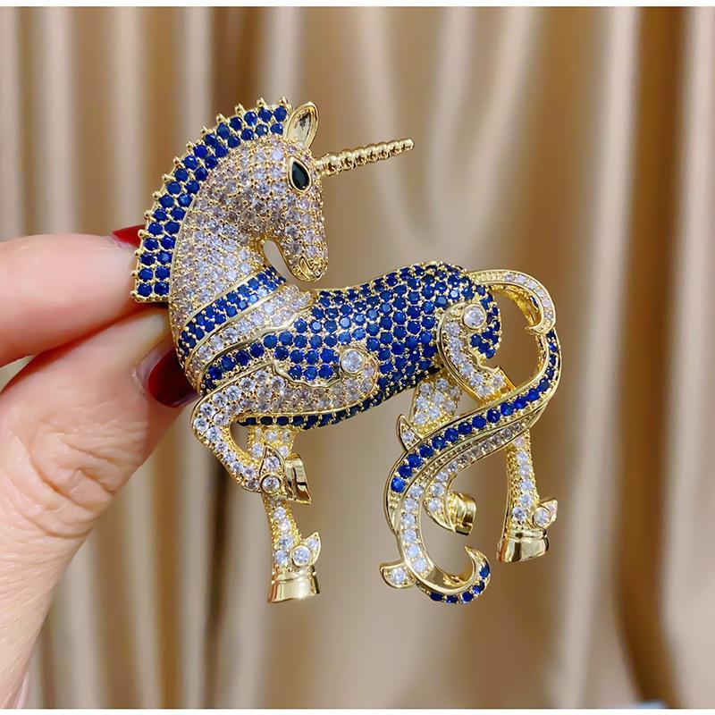 

Court Style Horse Brooch Elegant Fashion Versatile Clothing Pins