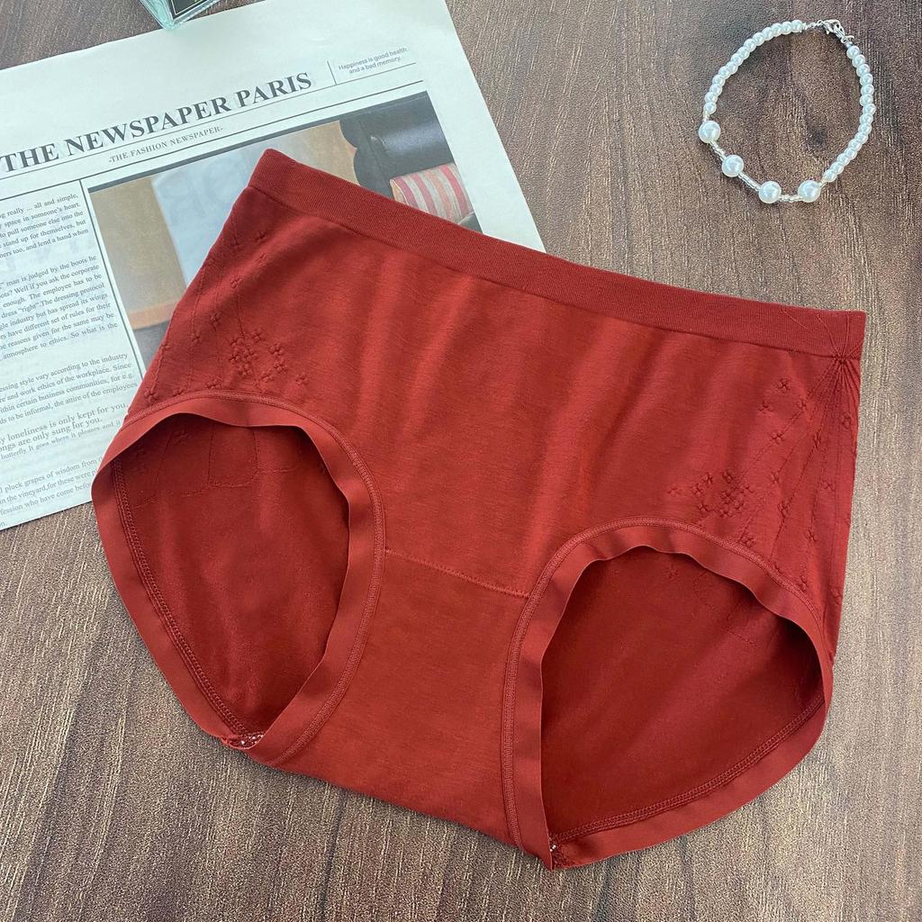 Ankela Plus Size Red Seamless Antibacterial Buttock-Lifting Women's Briefs, Mid-High Waist, Breathable, Year of the Rat Design.