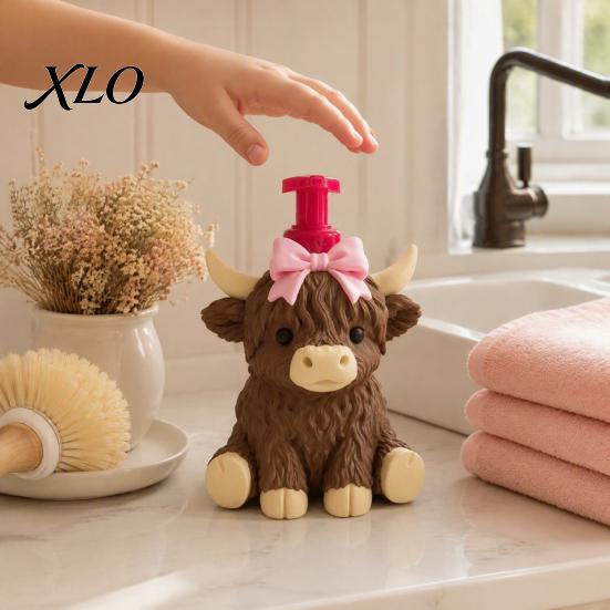Empty Pump Bottle Highland Cow Soap Dispenser, Pink Bow Cattle Refillable Hand Dispenser Bottle, Plastic for Bathroom, Housewarming Gift Bathroom