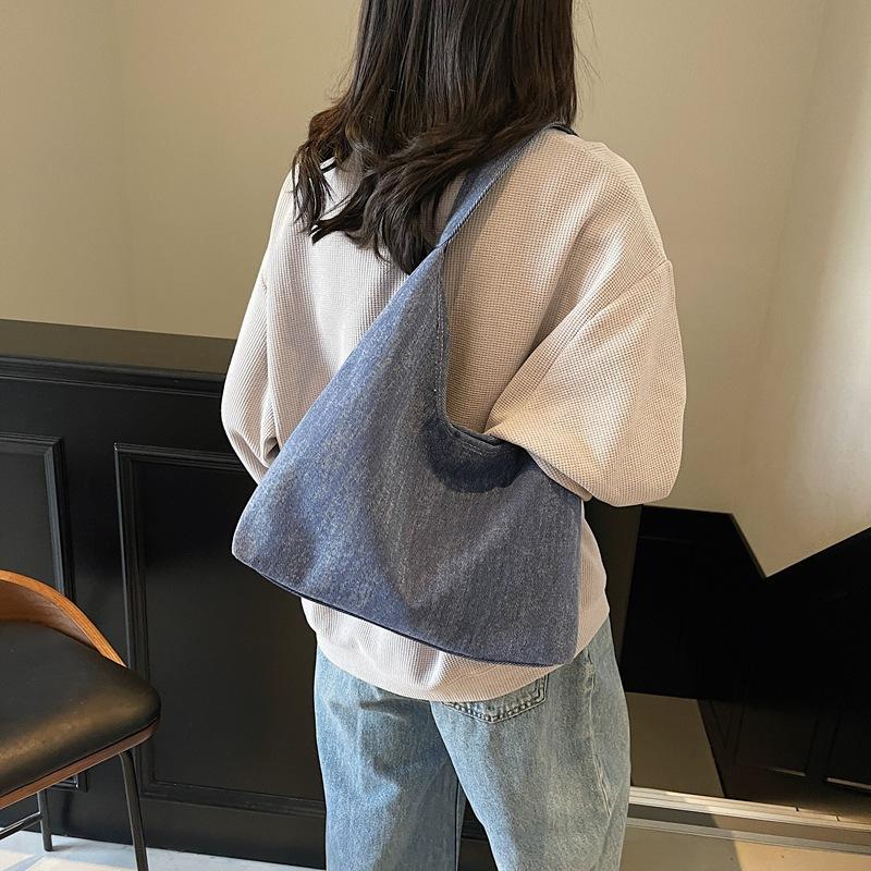 Niche design bag women's 2025 spring new large-capacity shoulder underarm bag casual fashion commuter tote bag