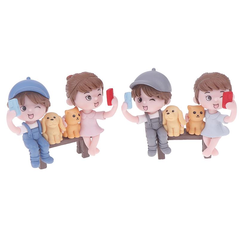2Pcs/Pair Cute Lovers Taking Selfies On A Stool Cake Decoration Car Ornament Couple Figurines Miniature Craft Fairy Garden Decor