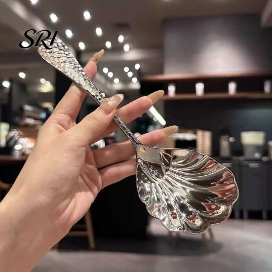 Decorative Serving Spoon Hammer-Grain Handle Shell Shape Design Polished Mirror Finish Soup Kitchen Tableware Artistic