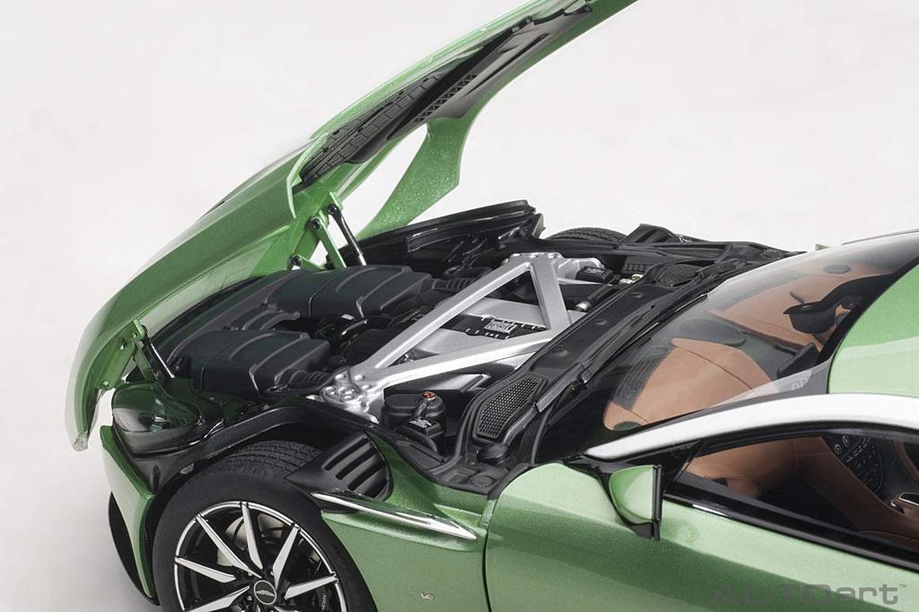 AUTOart Aston Martin DB11 metalicky zelená hotový produkt 1/18