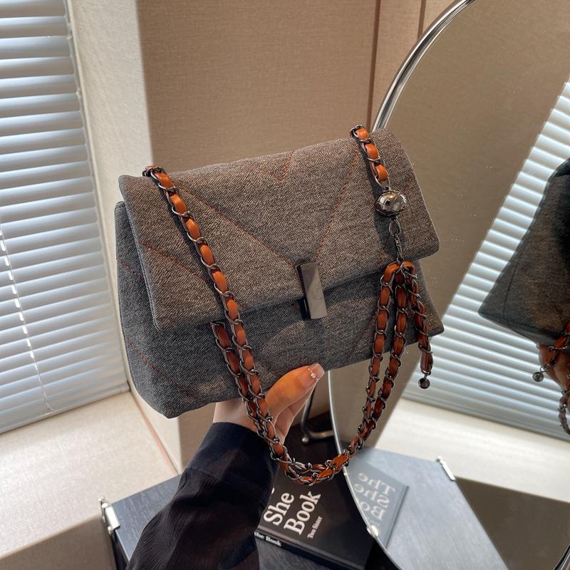 Bag Women's Bag 2025 New Fashion Textured Shoulder Crossbody Bag Rhombus Chain Simple Versatile Small Square Bag