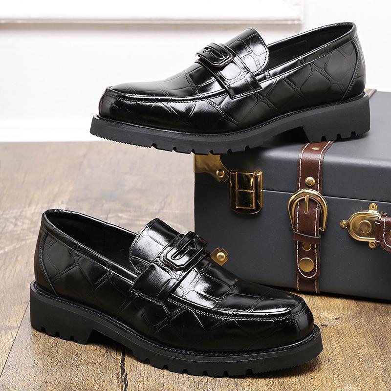 Men's Shoes Autumn and Winter Leather Shoes Men's Glossy Loafers Large Size Business Wedding Groom Shoes