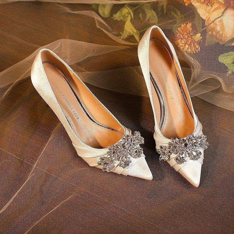 

French high heels women s 2025 new design sense niche white wedding shoes bride shoes Xiuhe wedding dress dual-purpose single shoes 39