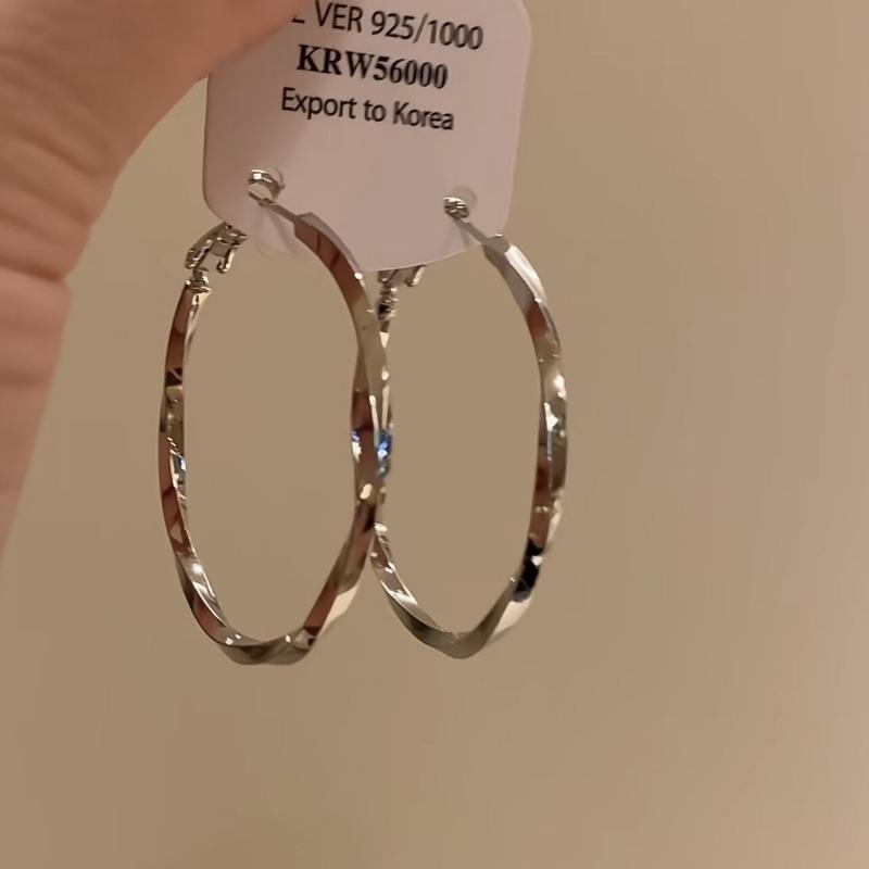 Gold Ring Earrings Women's Ear Buckles Light Luxury High-end Earrings Autumn and Winter Ring Earrings