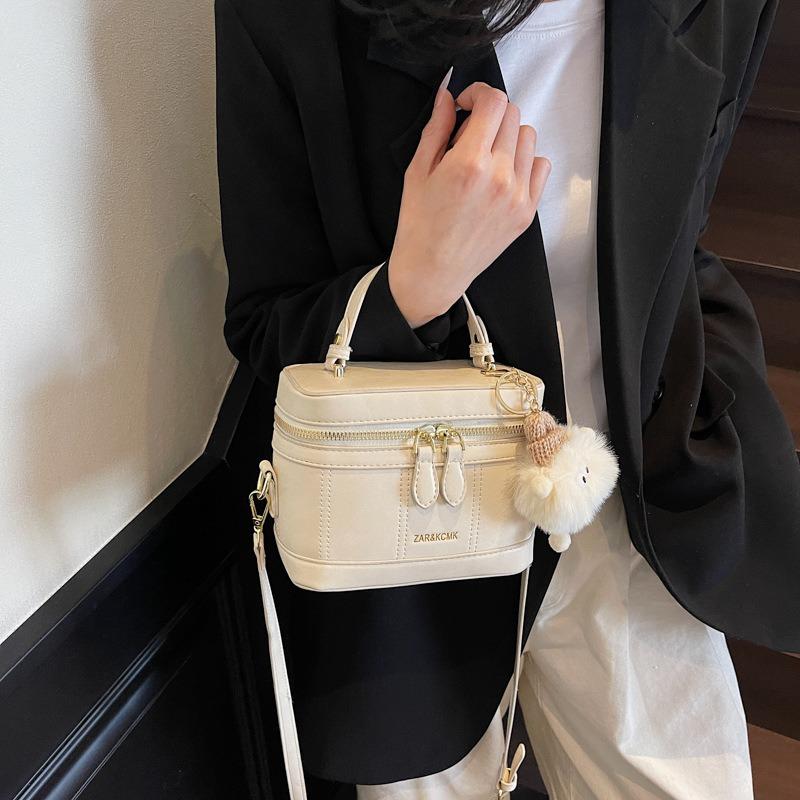 Spring and summer popular bags women's new versatile messenger bags fashionable portable box bags