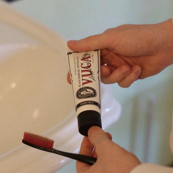 Buca Classic High Fluoride Black Charcoal Bad Breath Care Toothpaste Herb Mint Flavor 440g, 1 Piece Korean Toothpaste