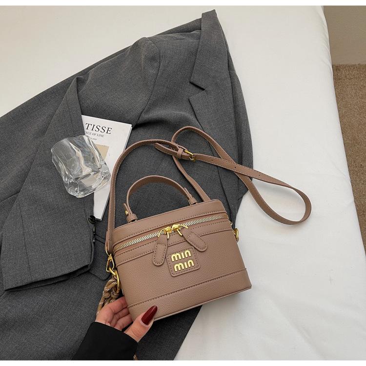 

Винтажная текстура мягкая кожа портативная сумка-коробка женская 2025 новая мода универсальная сумка через плечо повседневная сумка-мессенджер