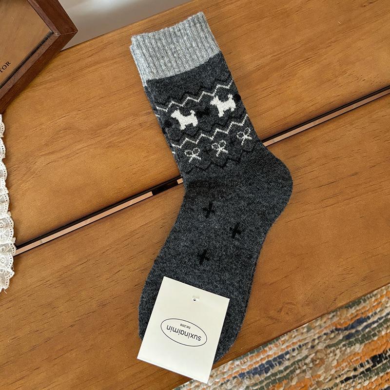 Fair Island wool tree socks women's retro medium tube Japanese autumn and winter cartoon animal stacking socks