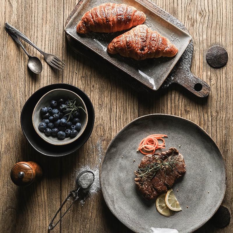 Ru Han Retro Frosted Black Ceramic Bowl