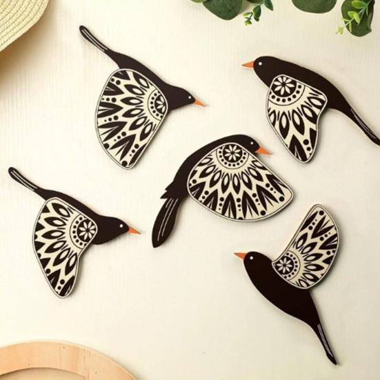 5 Pcs Wooden Flying Bird Wall Art Rustic Scandinavian Style Birds Wall Hanging Decor for Living Room Bedroom Kitchen Office Decor
