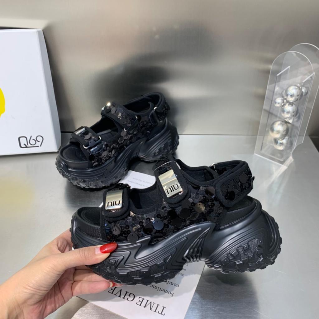 Sequined Beach Sandals Women's Summer Outer Wear New Year's New Rhinestone Thick-soled Muffin Durian Bottom Small Man Open Toe Cool