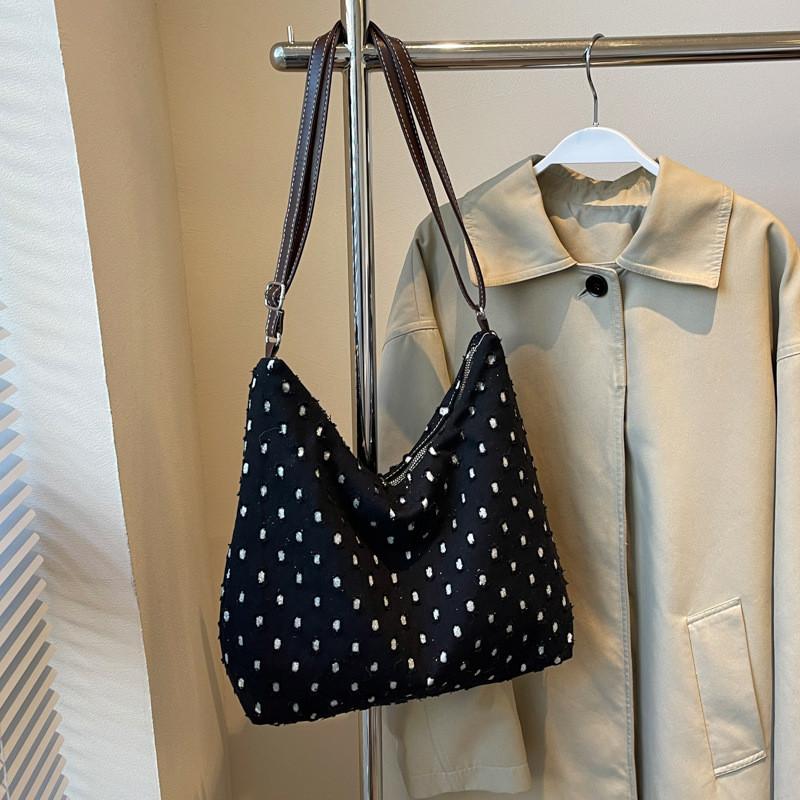 

Trendy Street Style Retro Fashionable Women s Tote Bag Spacious And Versatile For Daily Use Black