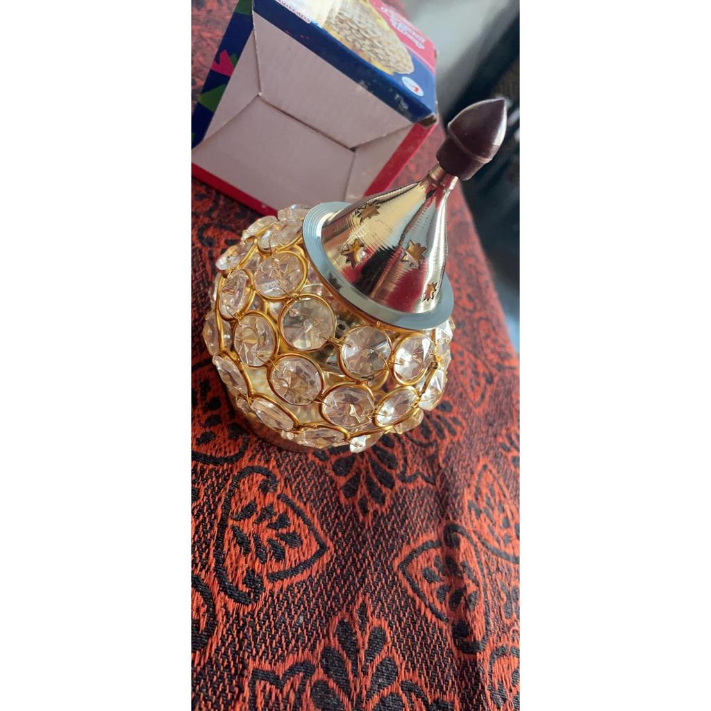 Dekorativní mosazná křišťálová olejová lampa Akhand Diya Diyas, dekorace na Diwali - oválný tvar lucerny, dárky na Diwali, bytové dekorace, púdžová lampa, držák na čajovou svíčku