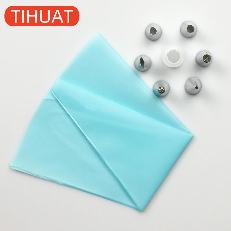 Set - Pastry Bag and Nozzles for It