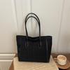 Large Capacity Tote Bag Autumn Winter Fashion Commuter Bag for Ladies Work Shopping Weekend Trip Accessory