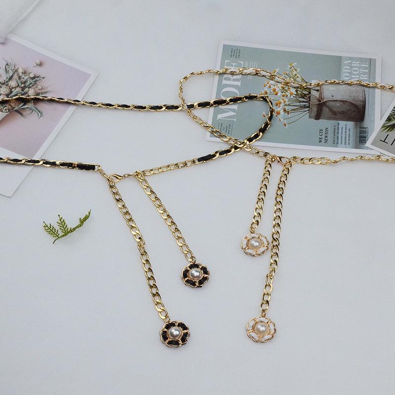 

Chic Camellia Waist Chain - Retro Black & White Belt for Women чёрный