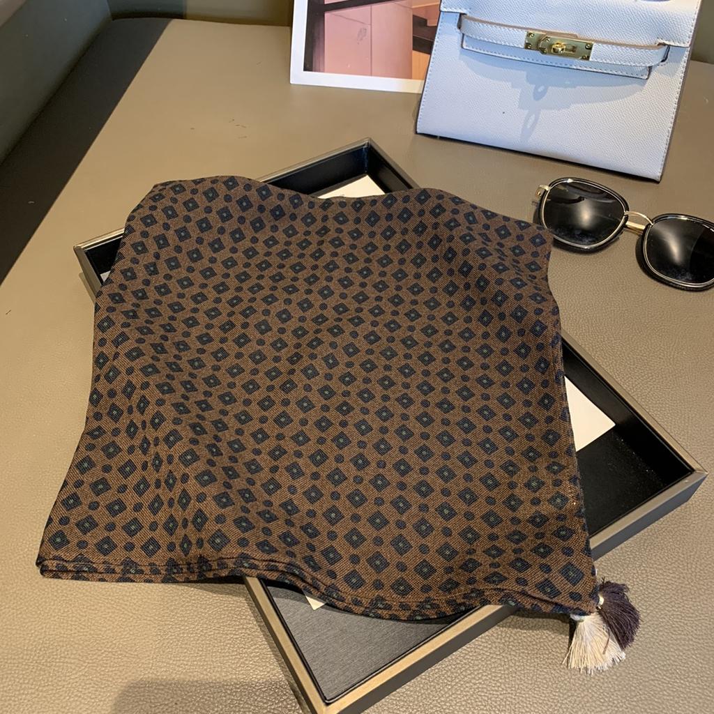 Polka Dot Silk Scarf Women'S High-End Small Square Scarf Fashion Versatile Sunscreen Shawl Scarf Fringed Decorative Scarf