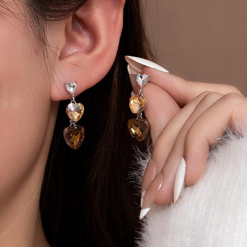 

Sweet Champagne Color Zircon Heart-Shaped Earrings for Women Girl Fashion Light Luxury Dangle Earrings Party Jewelry Accessories