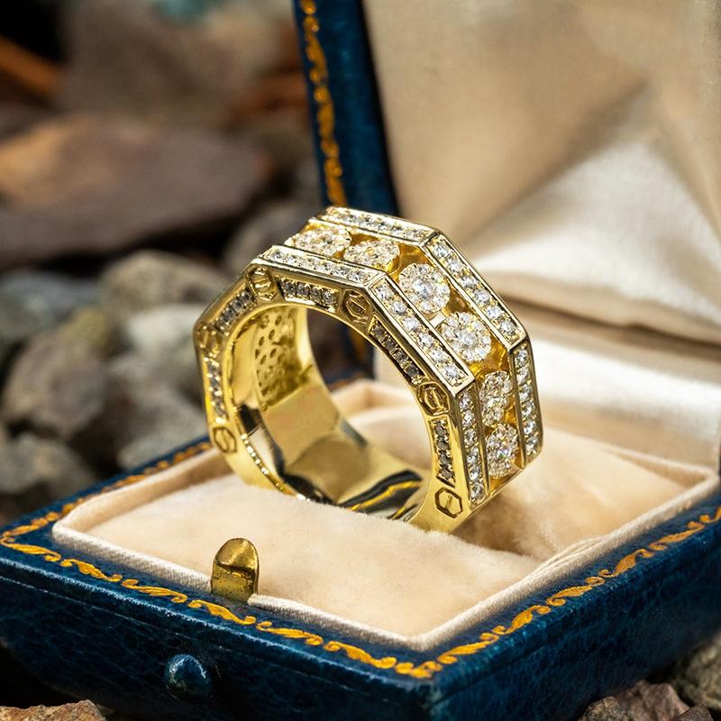 Huitan Gorgeous Gold Color Wedding Band Female Luxury Fashion Ring Shiny Cubic Zirconia Finger  Engagement Accessories