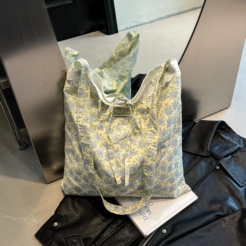 Pastoral floral bag women's new large-capacity lightweight casual shoulder messenger bag tote bag