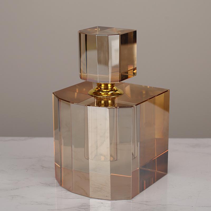 

Легкая роскошь креативный современный простой искусственный хрустальный дизайн флакон духов ремесло модель дома комната настольное украшение .