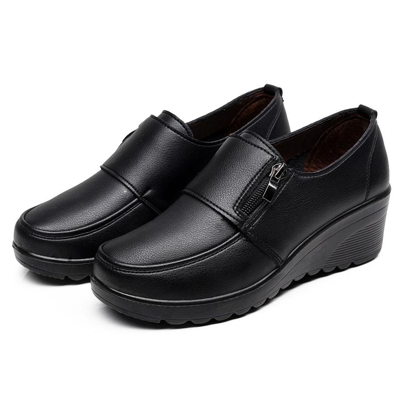 Весна Осень Женская мода Туфли-лодочки Женские Мягкие кожаные туфли на танкетке Одиночные повседневные туфли для мам Туфли на высоком каблуке 41 чёрный 3790₽