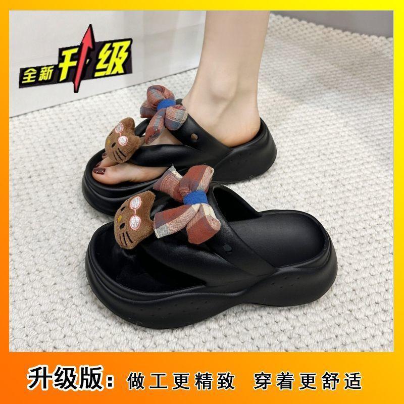 

Праздничные приморские пляжные повседневные крутые шлепанцы женские 2025 лето и осень новые милые мультяшные на толстой подошве с танкеткой шлепанцы 35